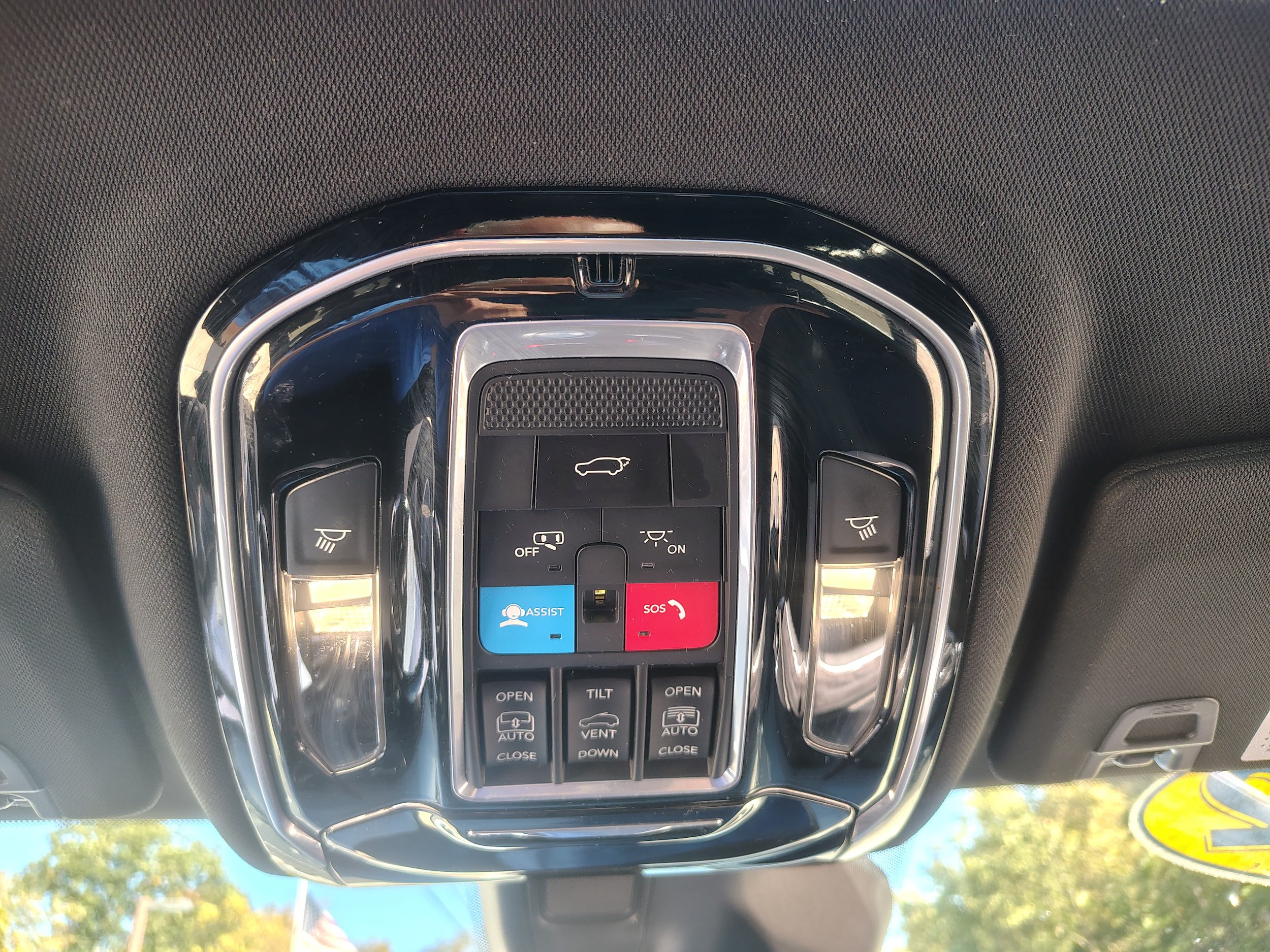 Certified 2022 Jeep Grand Cherokee L Overland w/ Luxury Tech Group IV AWD/4WD image 44