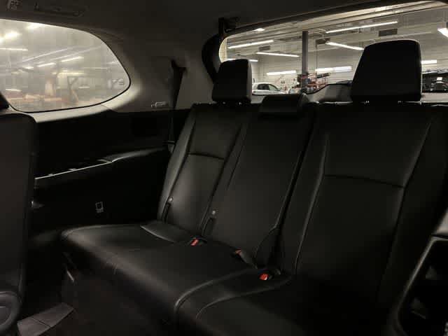 Used 2025 Toyota Grand Highlander AWD image 18