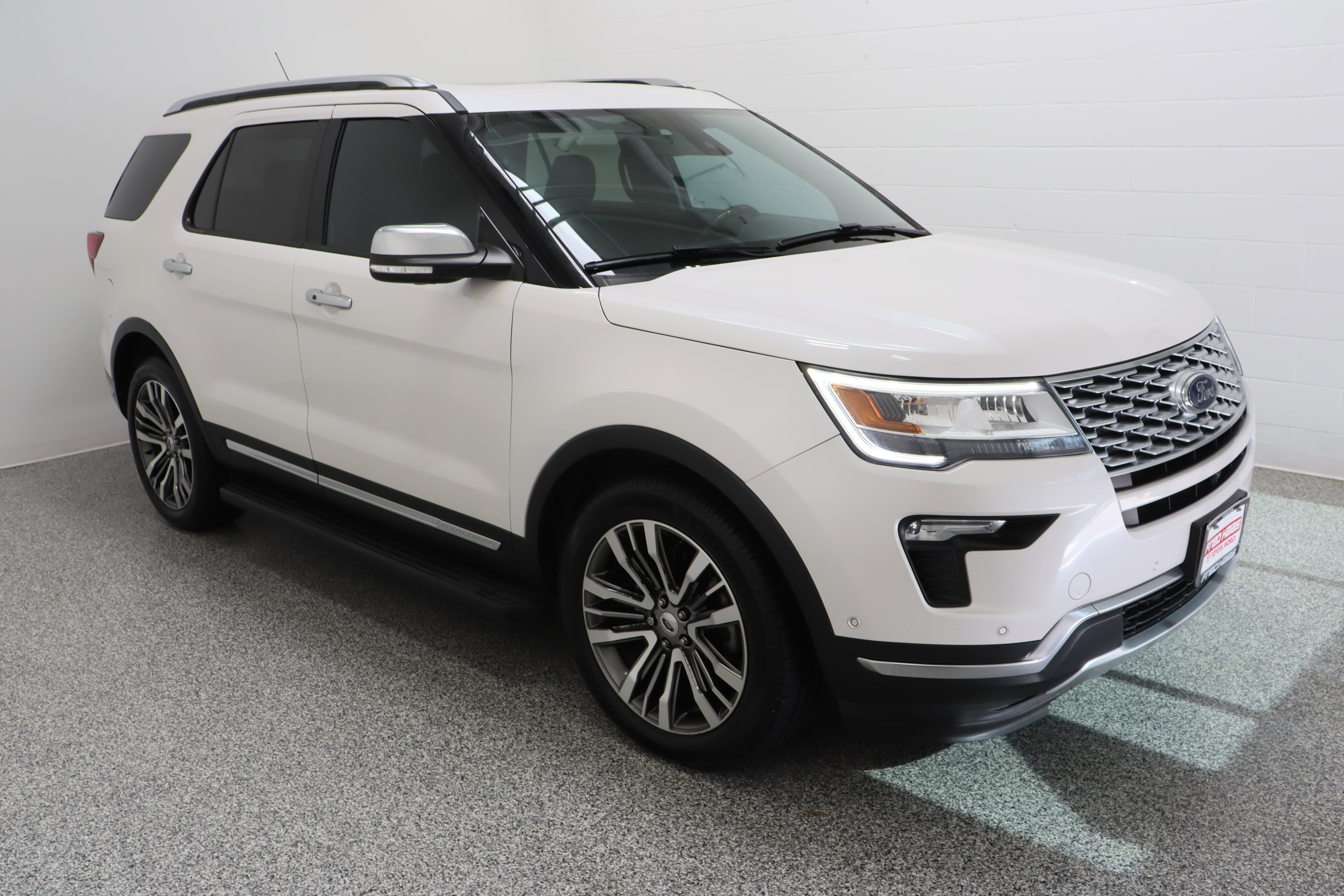 Used 2018 Ford Explorer Platinum AWD/4WD image 4