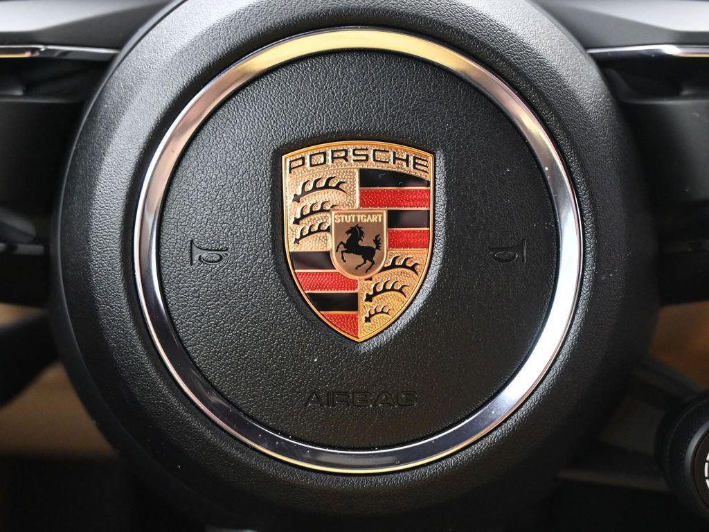 Certified 2025 Porsche Macan image 22