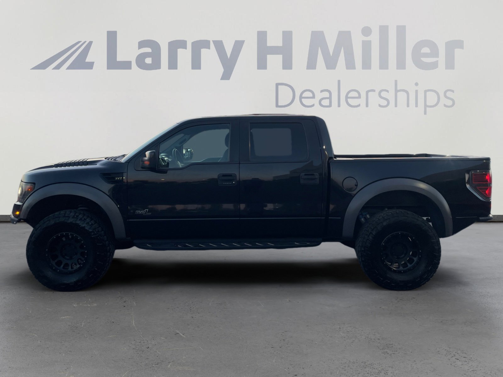 Used 2014 Ford F150 Raptor w/ Equipment Group 801A Luxury AWD/4WD image 2