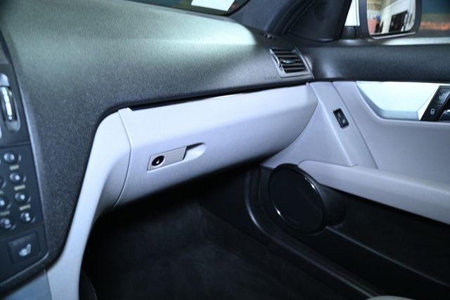 Used 2008 Mercedes-Benz C 300 Sedan image 32