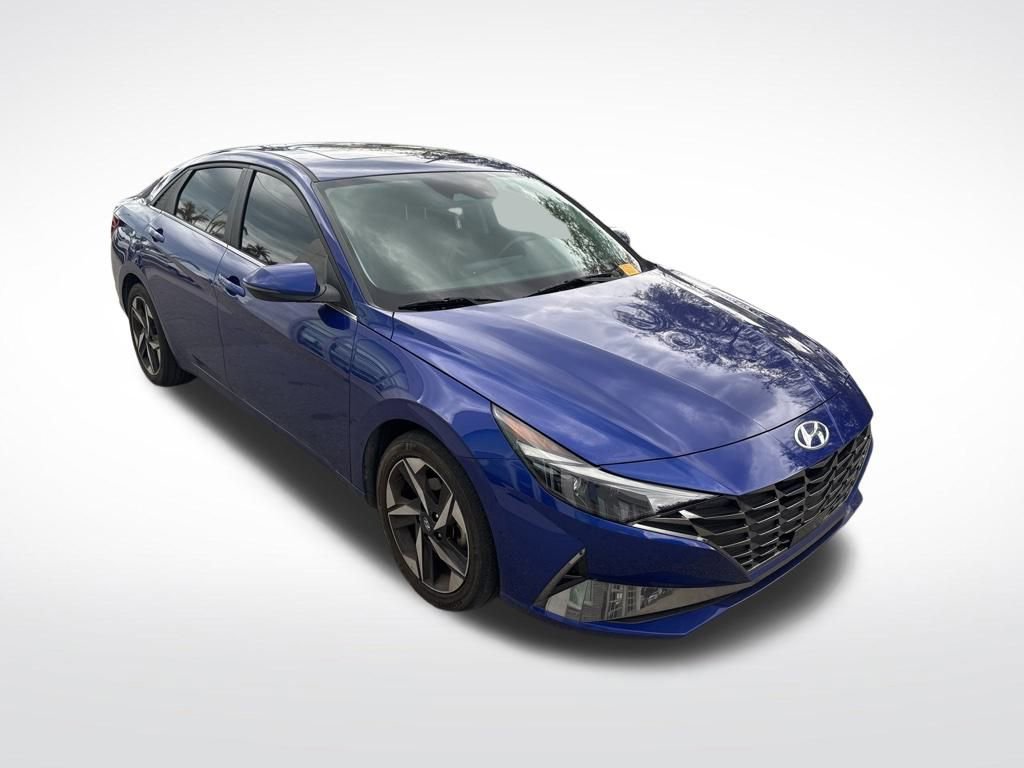 Used 2023 Hyundai Elantra Limited image 3