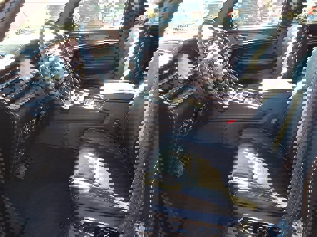 Used 2022 Jeep Grand Cherokee Overland w/ Luxury Tech Group IV image 11