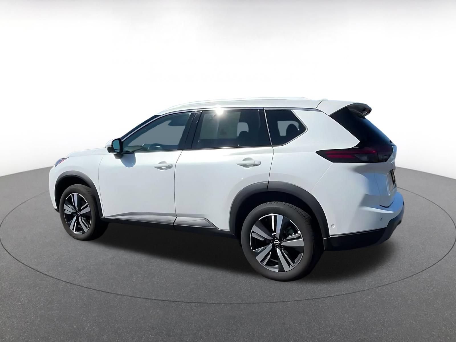 Used 2026 Nissan Rogue SL AWD/4WD image 8