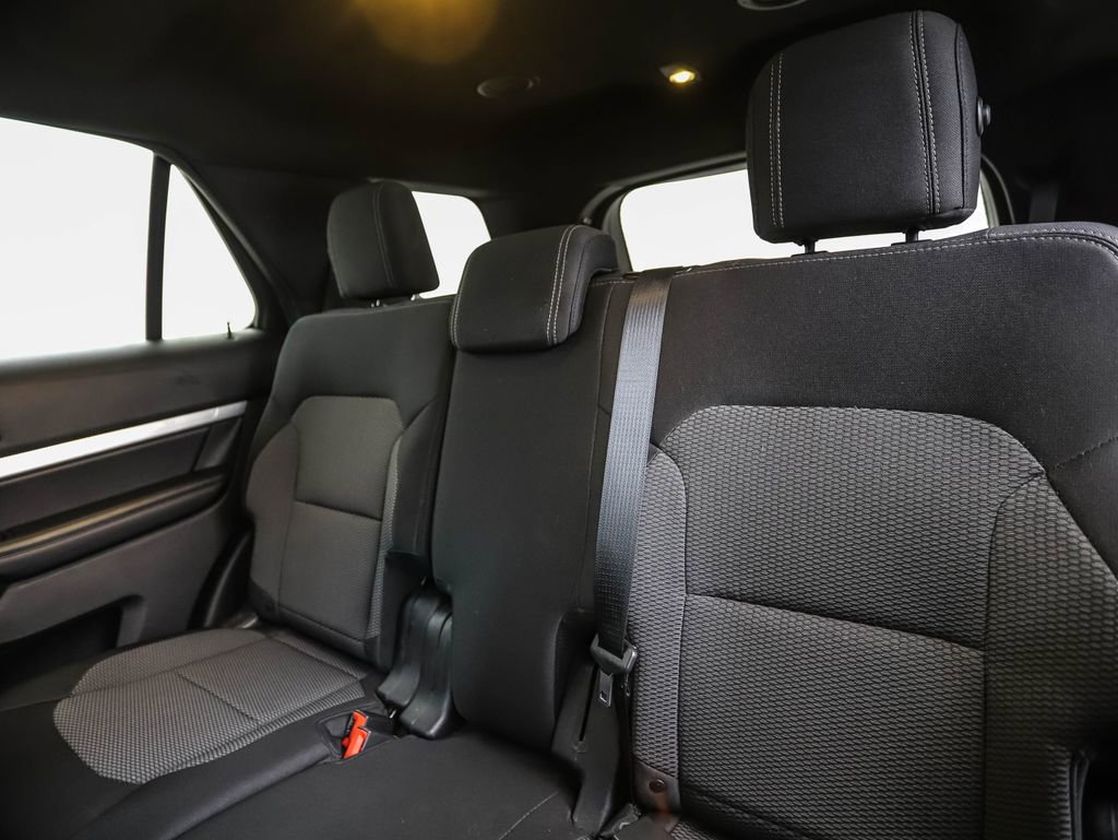 Used 2017 Ford Explorer XLT AWD/4WD image 21