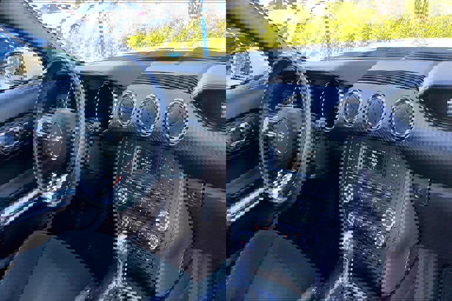 Used 2018 Ford Mustang EcoBoost image 32