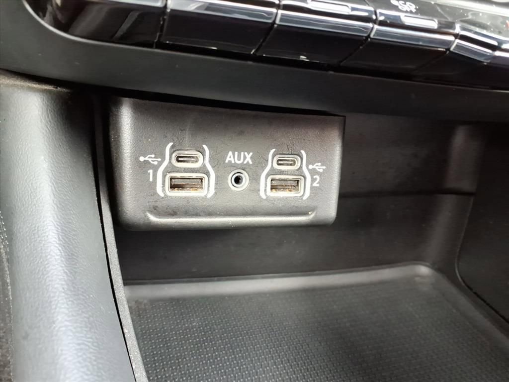 Used 2024 Dodge Durango SXT image 32