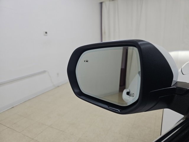 Used 2025 Buick Enclave Preferred image 13