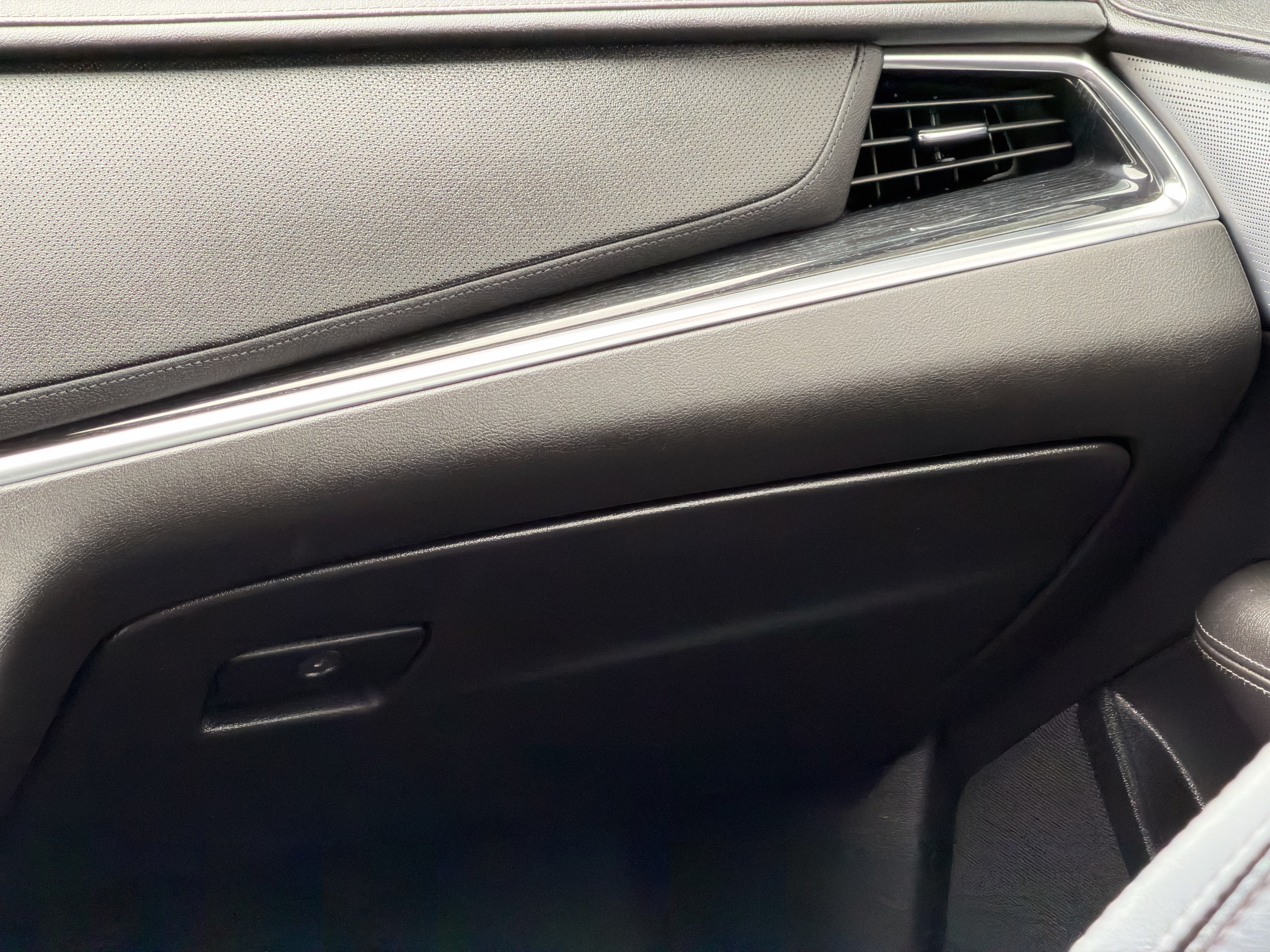 Certified 2025 Cadillac XT5 Premium Luxury AWD/4WD image 15