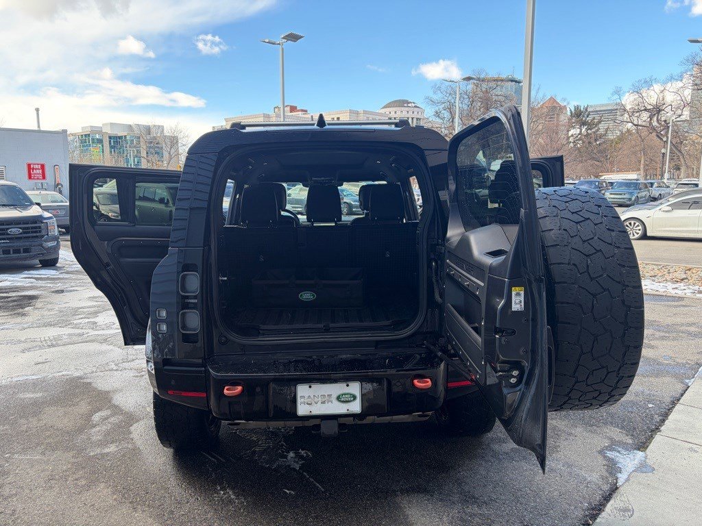 Used 2023 Land Rover Defender 110 X image 12
