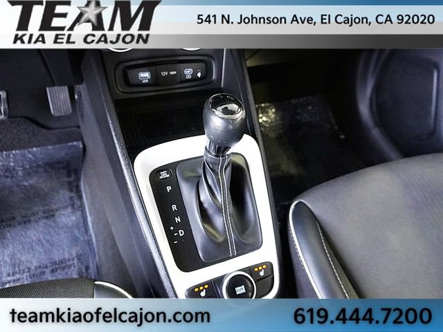 Used 2024 Hyundai Venue Limited image 31