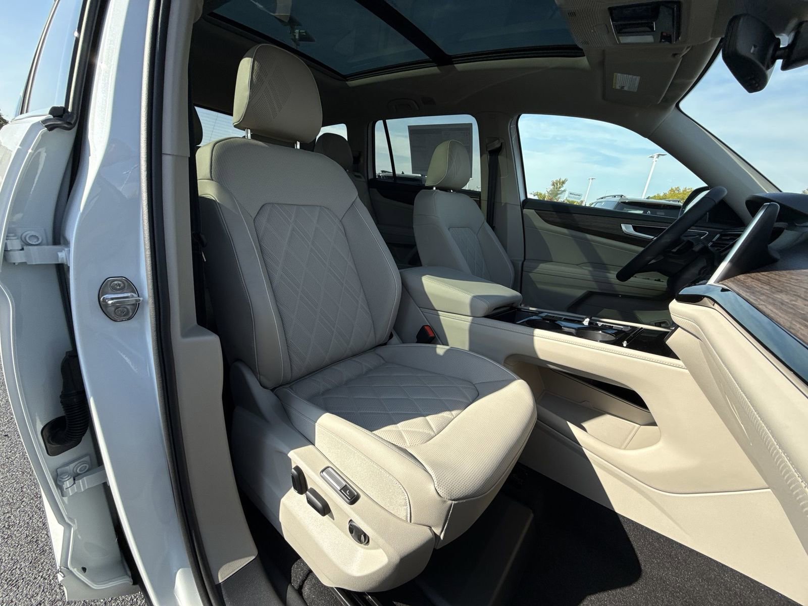 New 2026 Volkswagen Atlas SEL Premium R-Line image 28