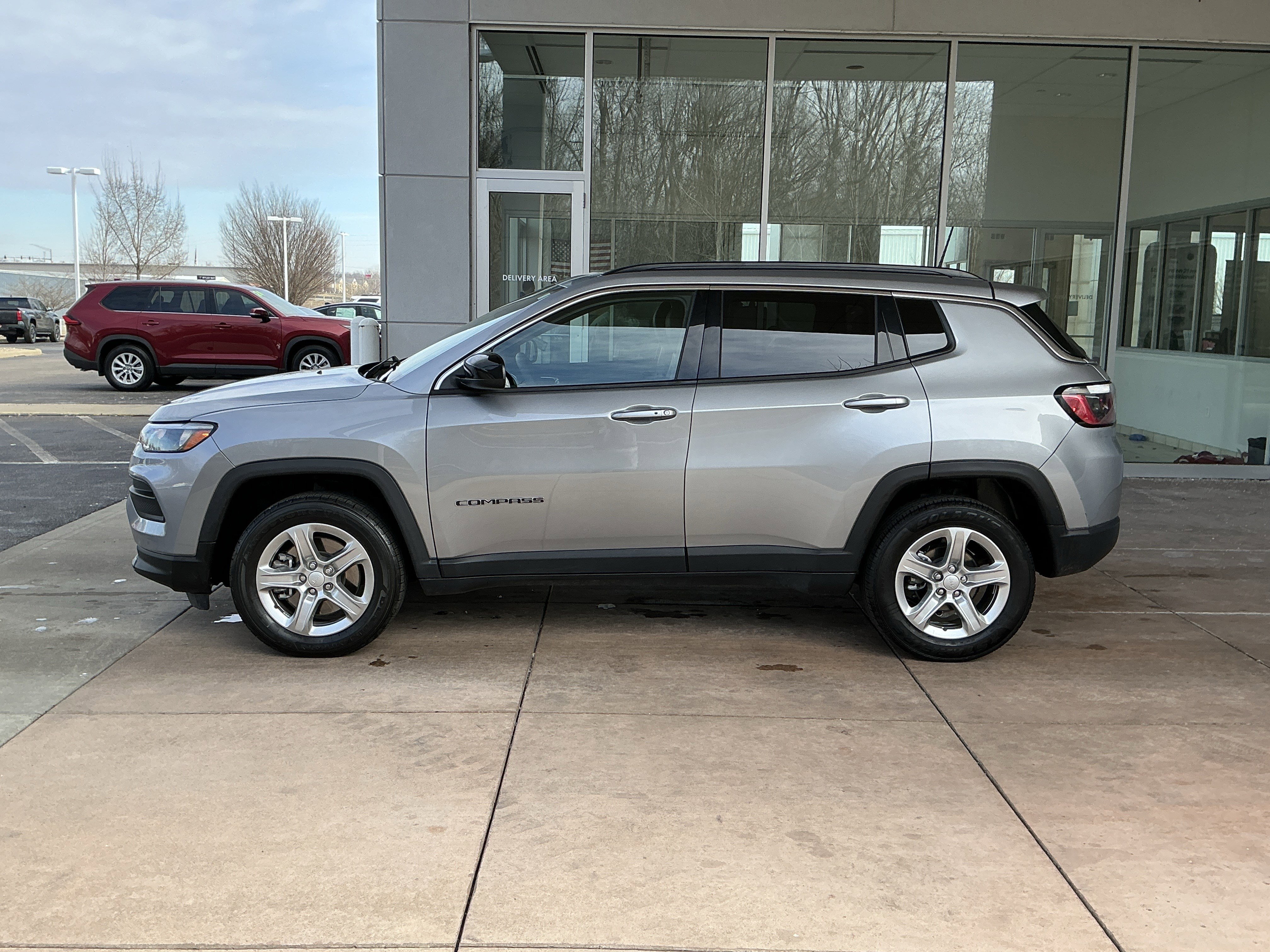 Used 2024 Jeep Compass Latitude w/ Altitude Special Edition image 19