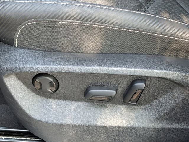 Used 2024 Volkswagen Atlas Cross Sport SE image 25