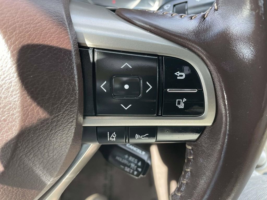 Used 2018 Lexus ES 350 w/ Premier Package image 34