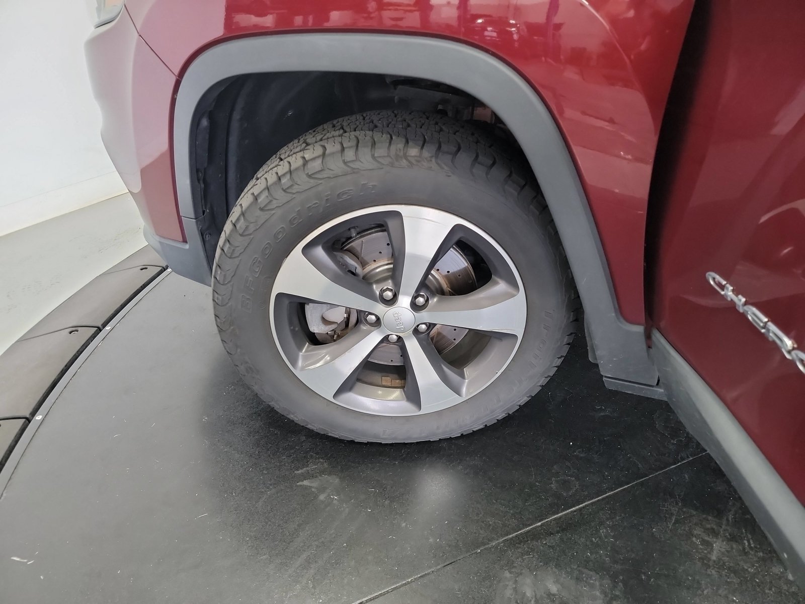 Used 2020 Jeep Cherokee Limited AWD/4WD image 29