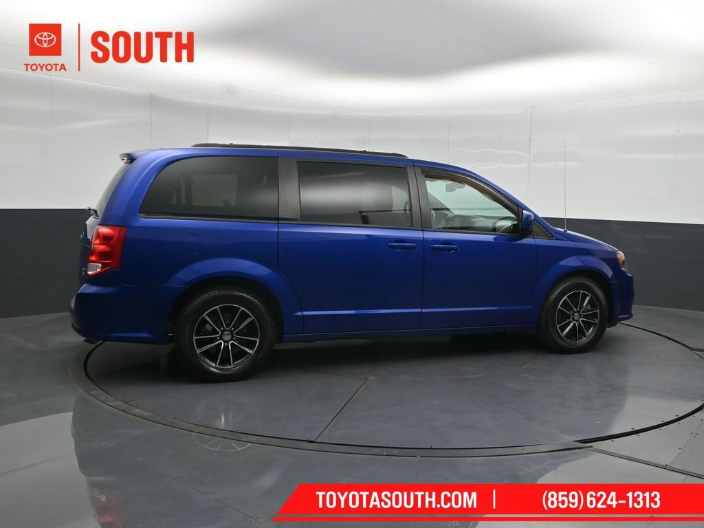 Used 2019 Dodge Grand Caravan GT FWD image 3