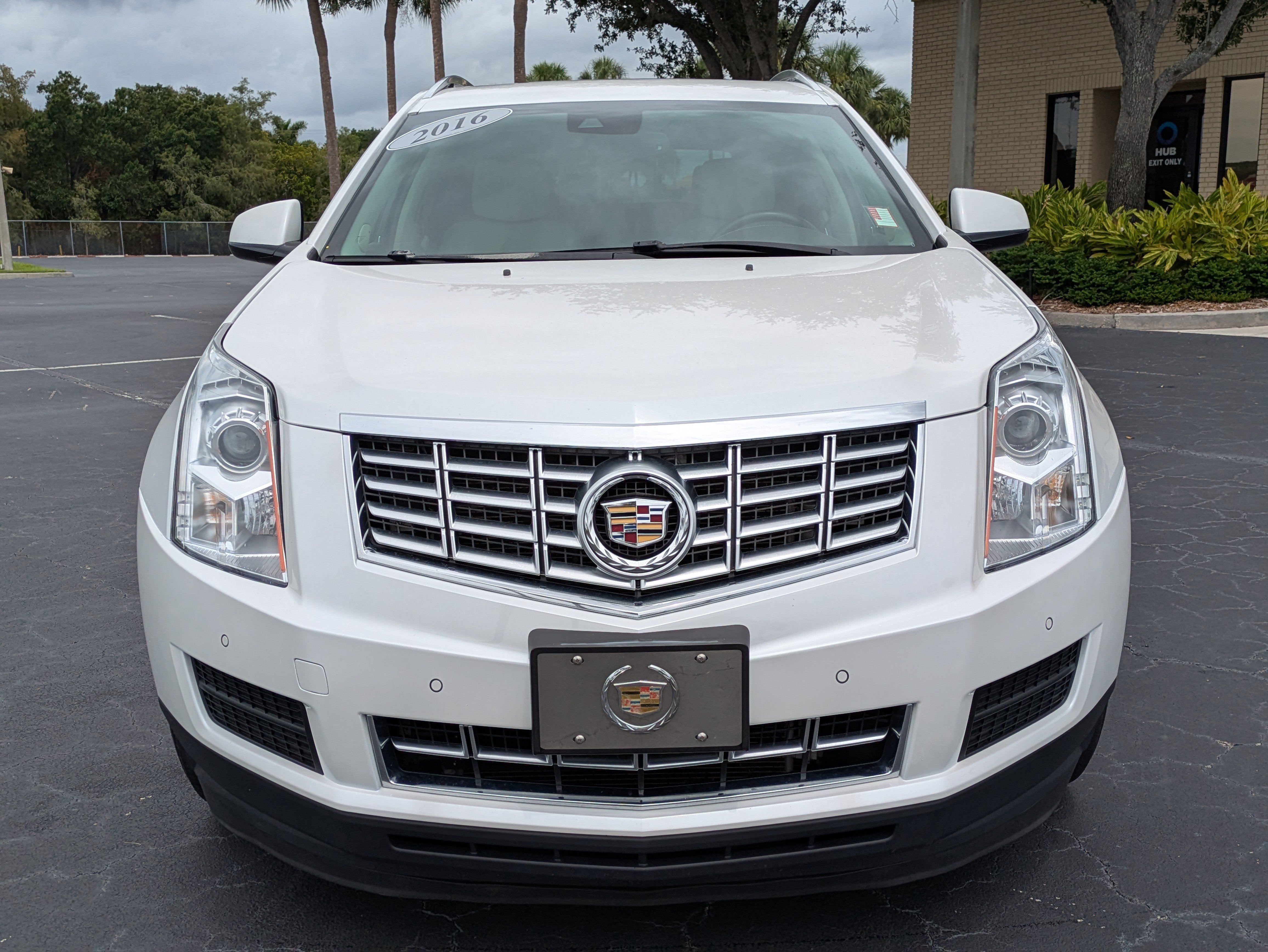 Used 2016 Cadillac SRX Luxury w/ Driver Awareness Package AWD/4WD image 8