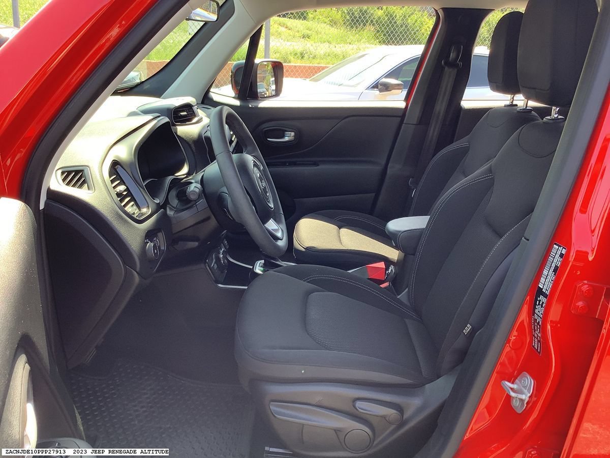Used 2023 Jeep Renegade Altitude AWD/4WD image 8
