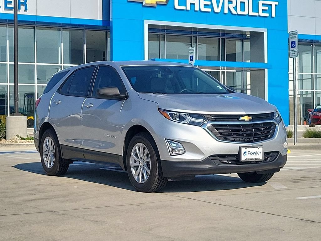 Used 2020 Chevrolet Equinox LS AWD/4WD image 2