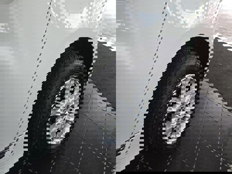 Used 2015 Volvo XC60 T5 Premier w/ Proximity Package image 38