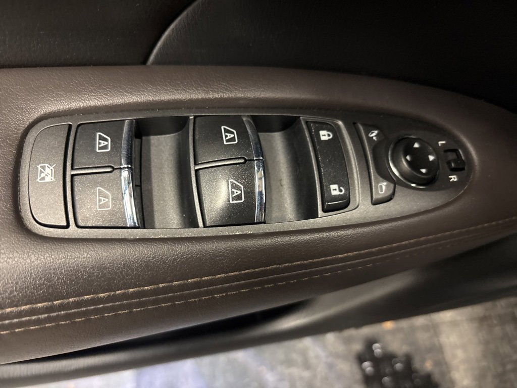 Used 2016 INFINITI Q70 L 3.7 w/ Deluxe Touring Package image 13