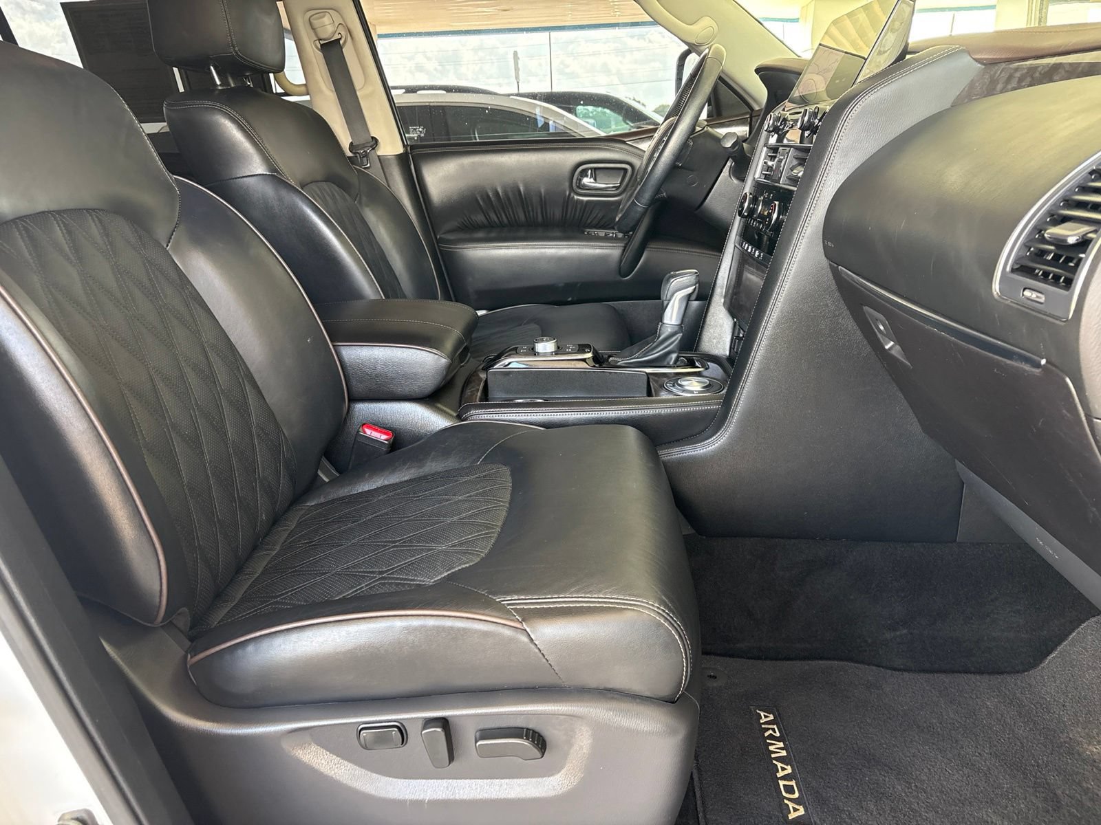 Used 2022 Nissan Armada Platinum w/ Captain's Chairs Package RWD image 24