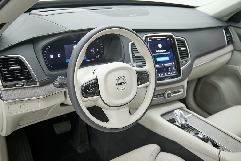 Certified 2024 Volvo XC90 B6 Ultimate w/ Protection Package Premier AWD/4WD image 12