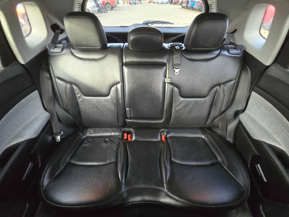 Used 2022 Jeep Compass Latitude AWD/4WD image 17
