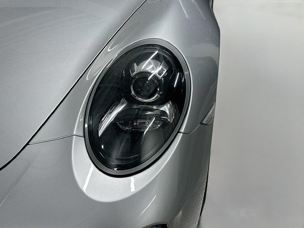 Certified 2018 Porsche 911 Carrera RWD image 30