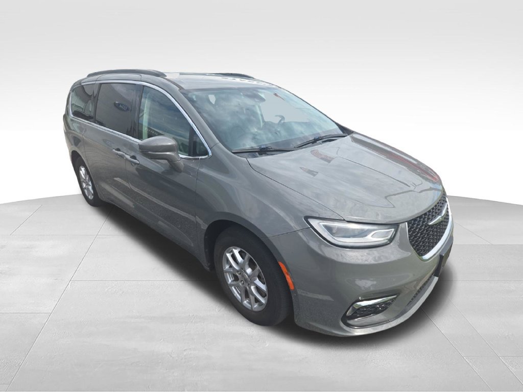 Used 2022 Chrysler Pacifica Touring-L w/ Uconnect Theater Family Group