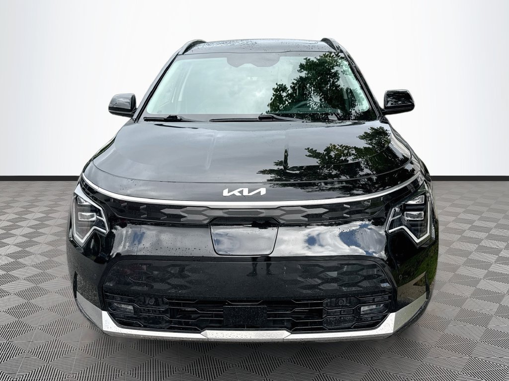 Used 2023 Kia Niro Wave w/ Wave Preserve Package FWD image 2