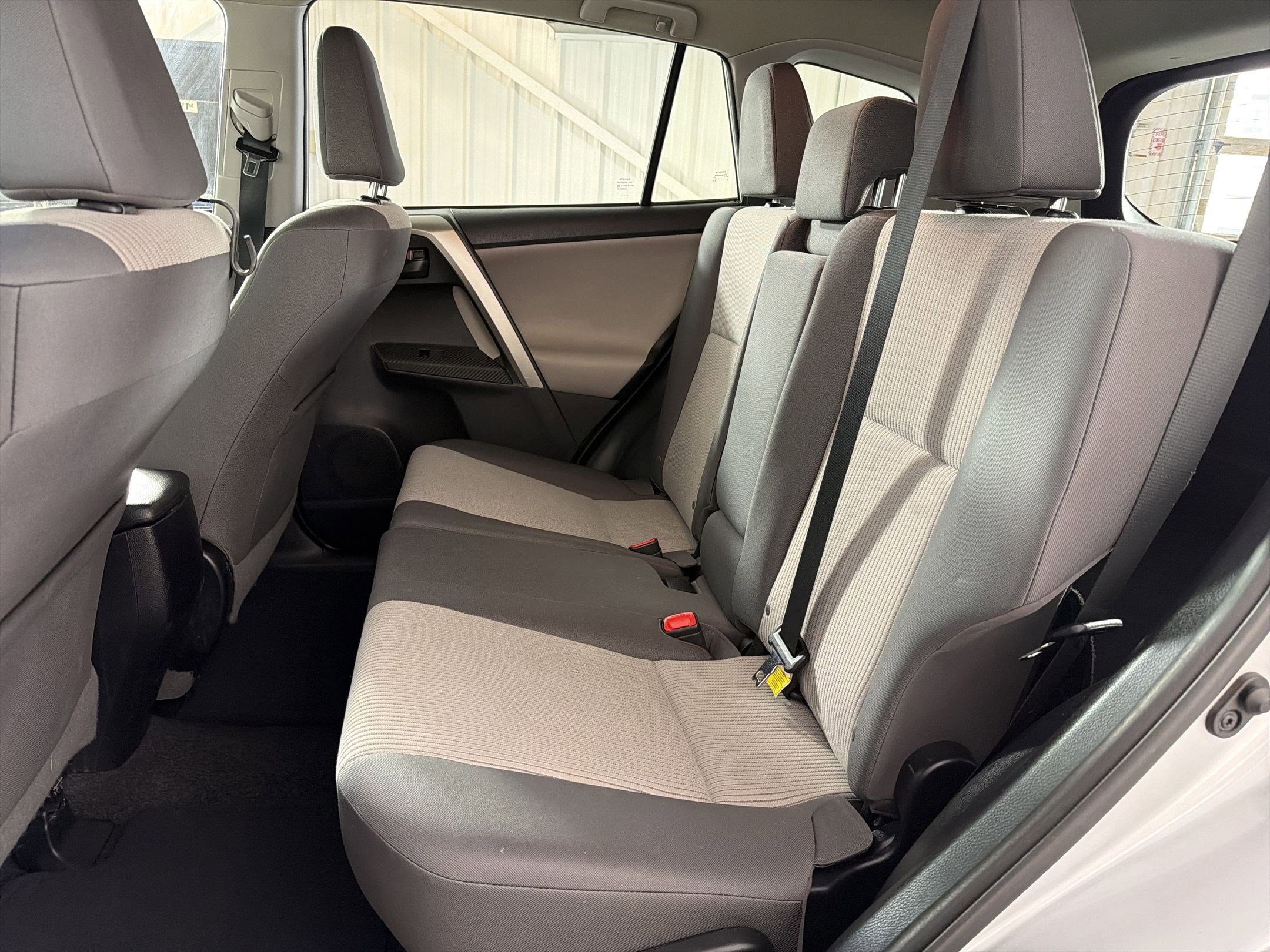 Used 2015 Toyota RAV4 LE image 15