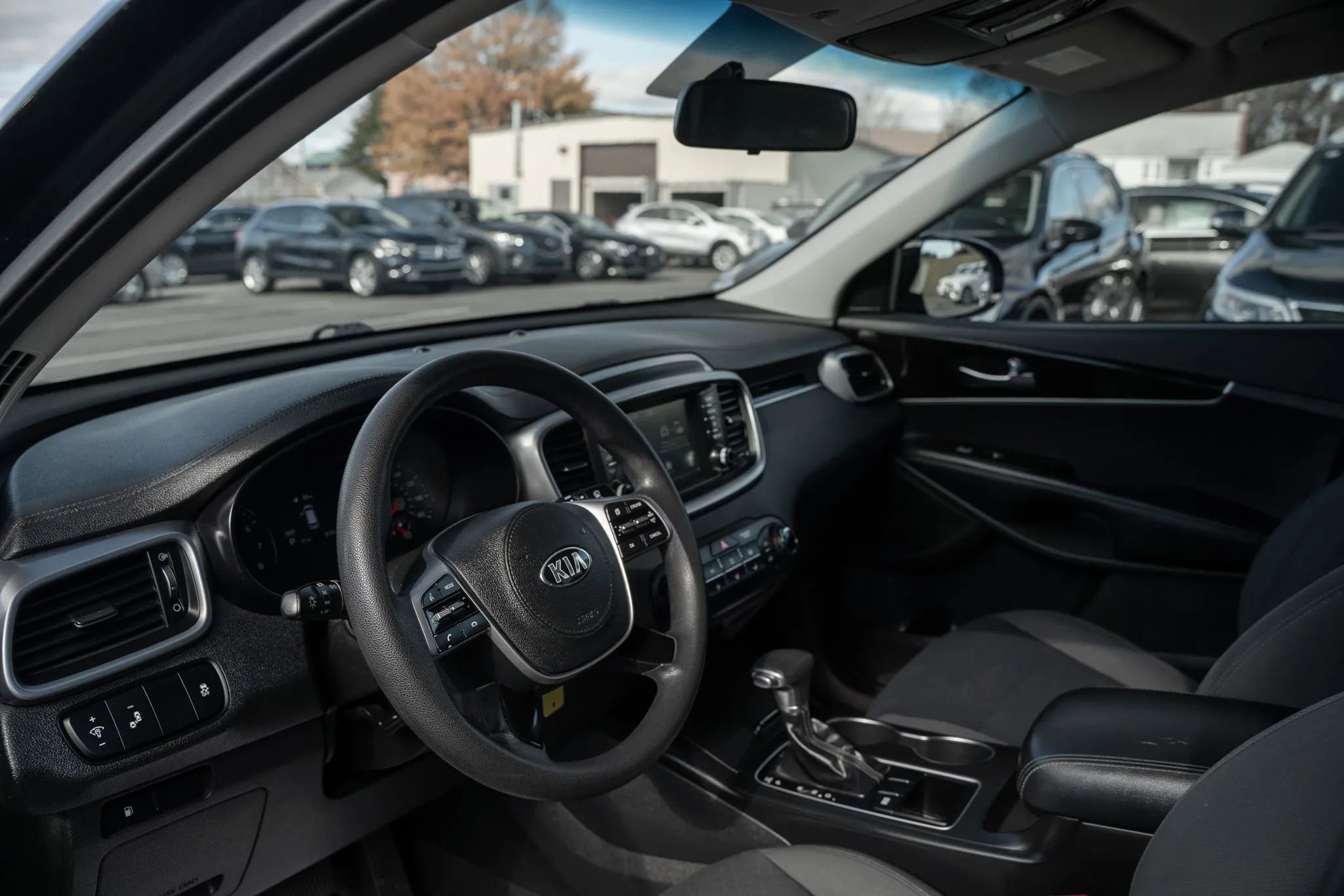 Used 2019 Kia Sorento LX image 6