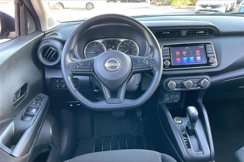 Used 2025 Nissan Kicks Play S image 5