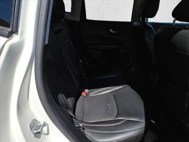 Used 2018 Jeep Compass Latitude w/ Popular Equipment Group FWD image 17