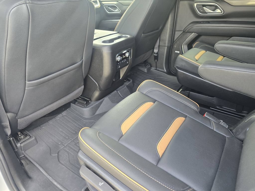 Used 2024 GMC Yukon AT4 w/ Technology Package AWD/4WD image 14