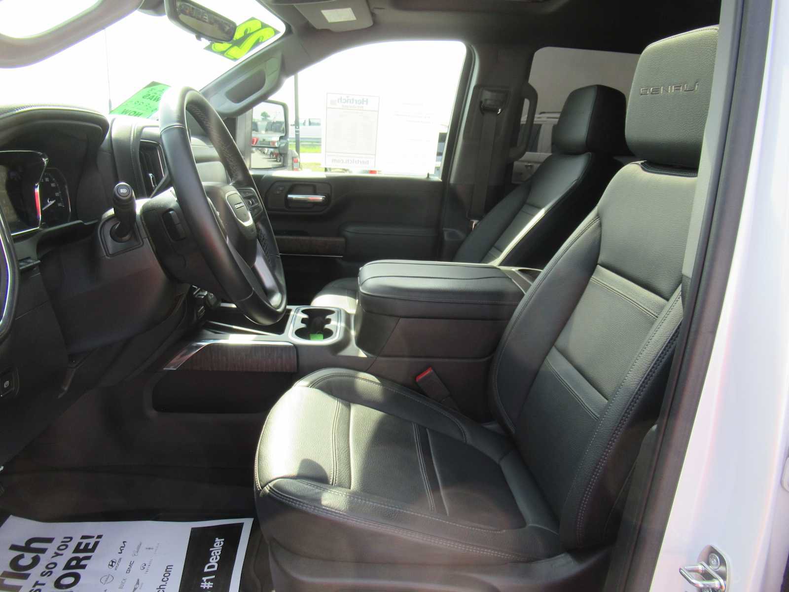 Used 2023 GMC Sierra 2500 Denali w/ Technology Package AWD/4WD image 16