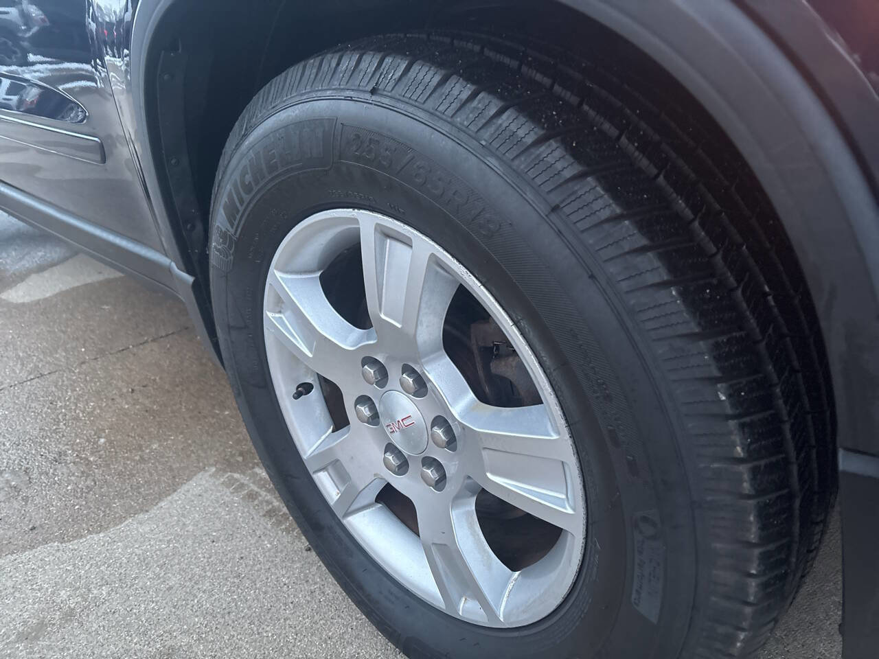 Used 2011 GMC Acadia SLE image 9