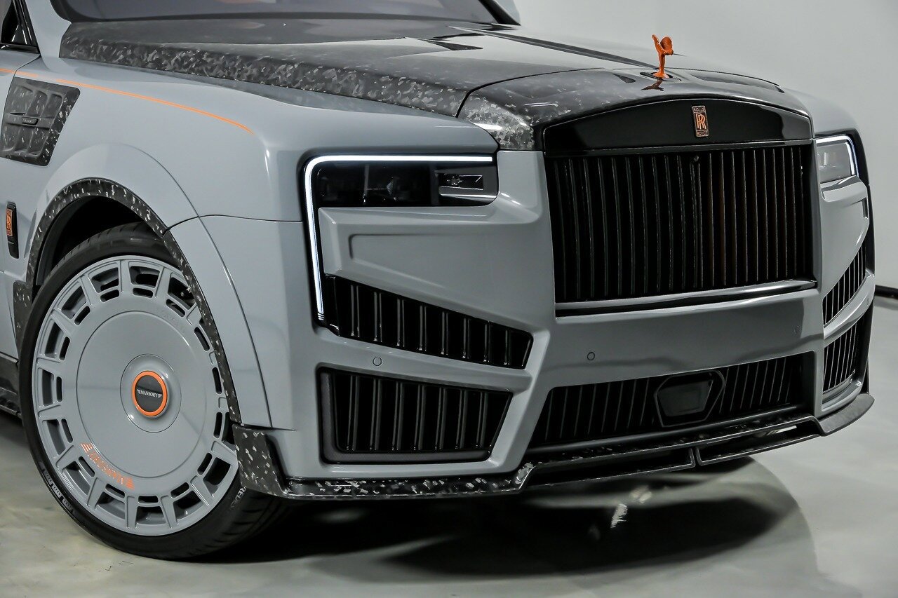 Used 2023 Rolls-Royce Cullinan AWD/4WD image 3