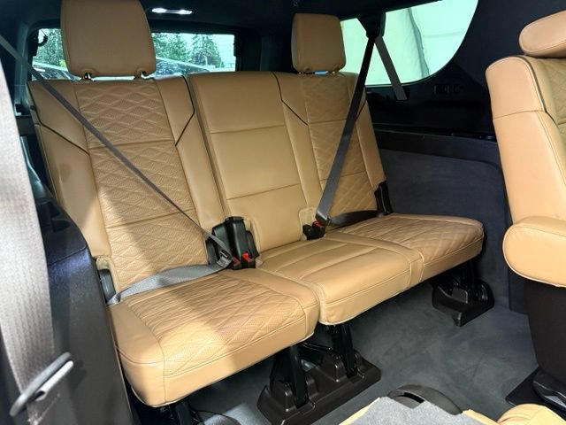 Used 2023 Cadillac Escalade ESV Premium Luxury w/ Performance Package AWD/4WD image 31