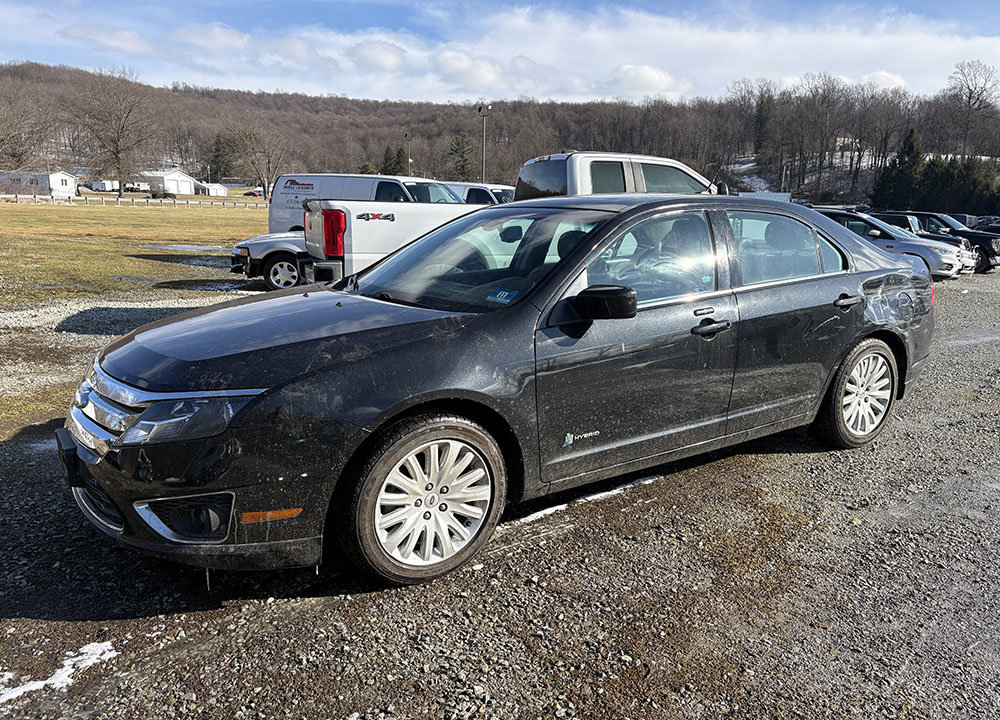 Used 2011 Ford Fusion Hybrid w/ 502A Rapid Spec Order Code image 2