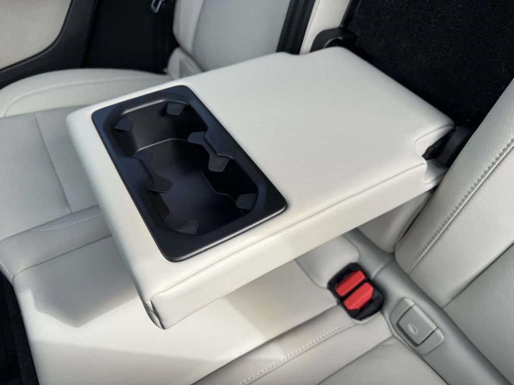 Certified 2026 Volvo XC40 B5 Plus w/ Climate Package image 10