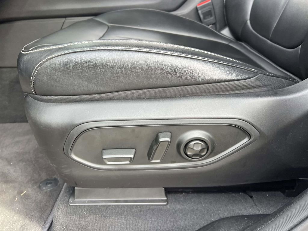 Used 2025 Jeep Grand Cherokee L Limited image 19