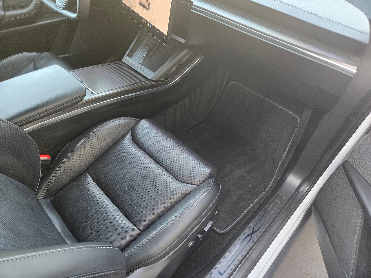Used 2022 Tesla Model X Plaid image 30