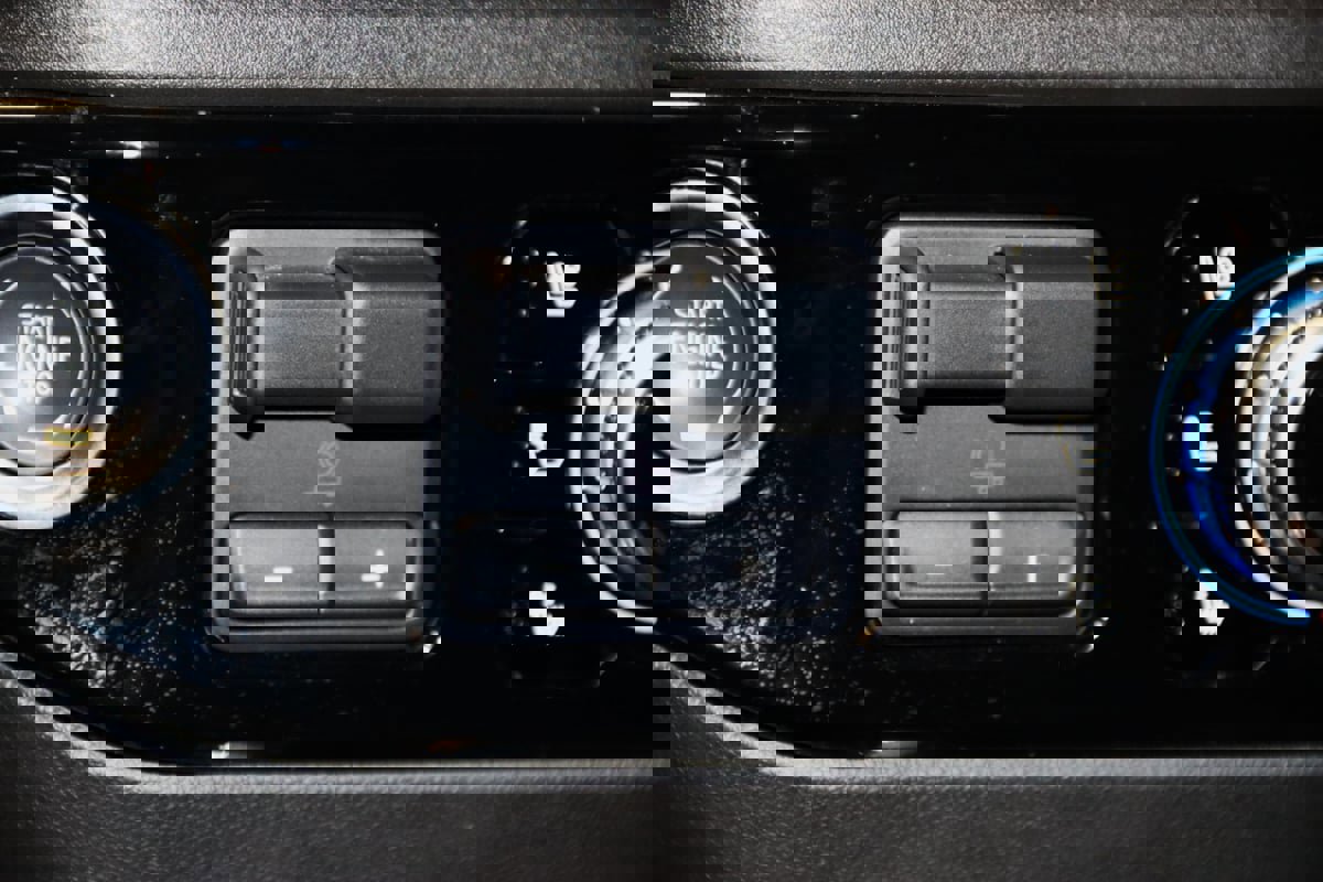 Used 2025 GMC Sierra 3500 SLT w/ SLT Premium Package image 55