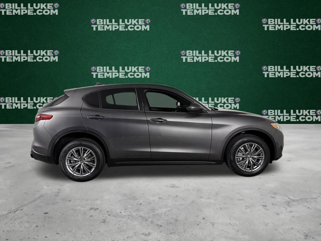 Used 2023 Alfa Romeo Stelvio Sprint RWD image 3