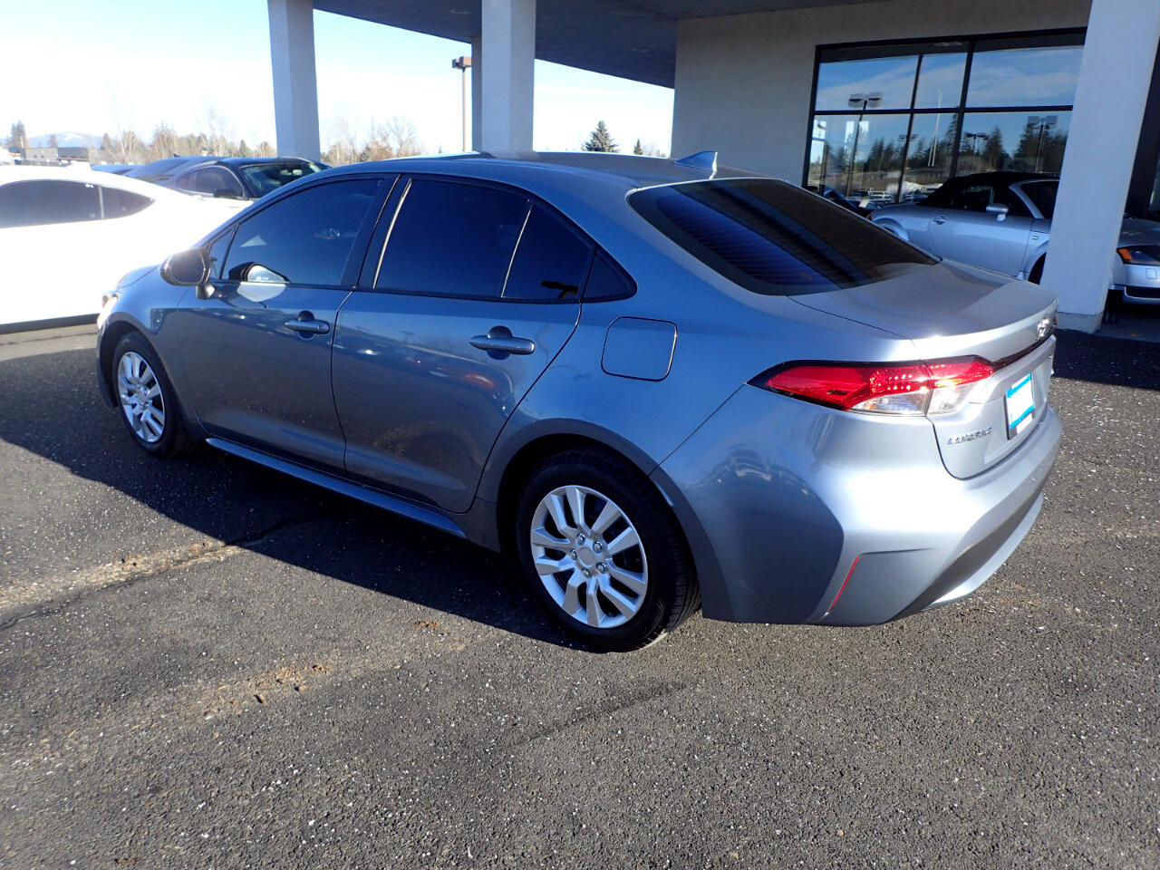 Used 2020 Toyota Corolla LE image 3