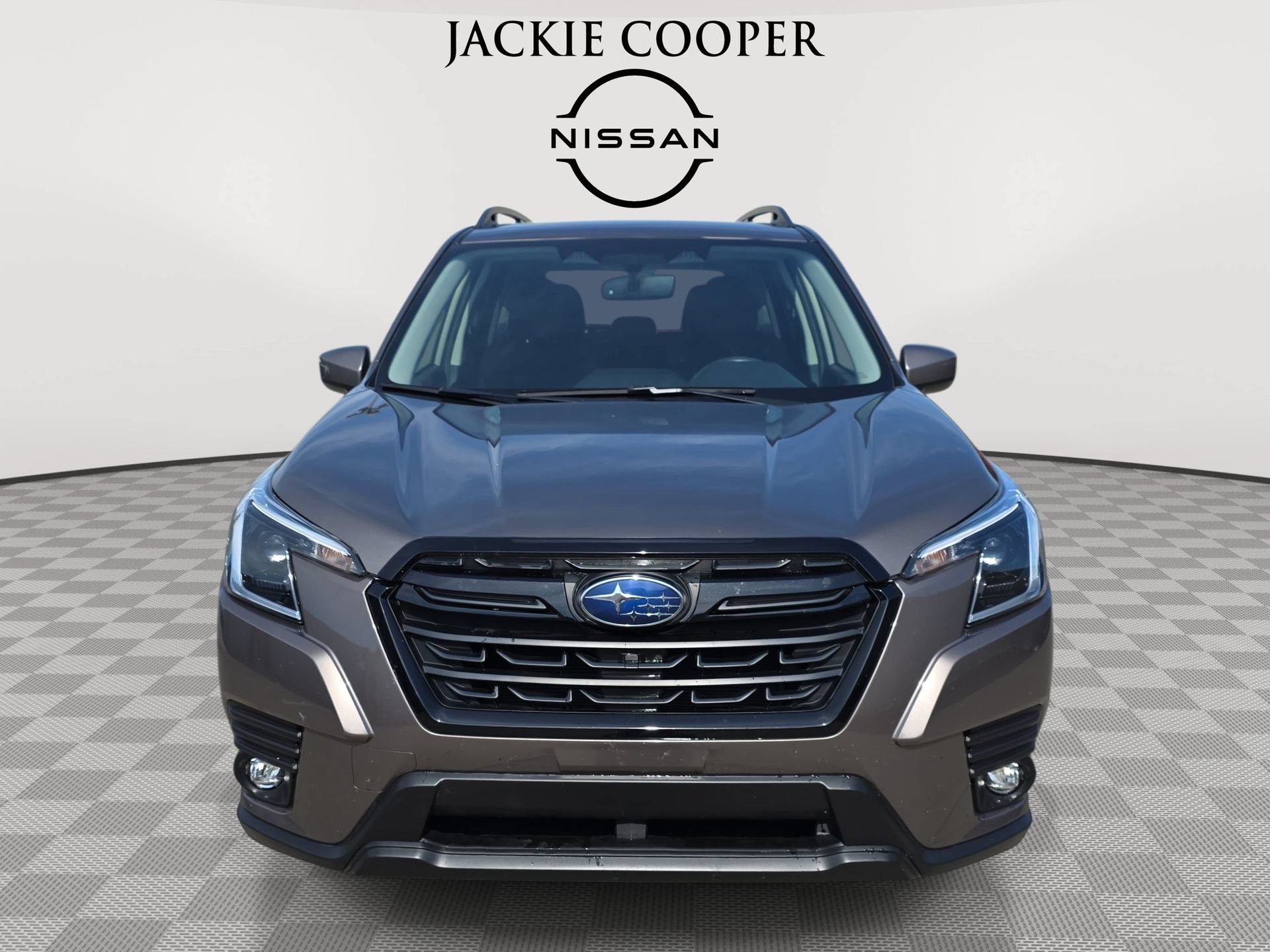 Used 2024 Subaru Forester Premium AWD/4WD image 2